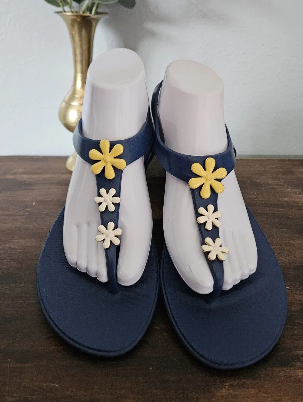 OKA-B Neptune Slingback Jelly Thong Sandals Navy With Flower Charms Size 9